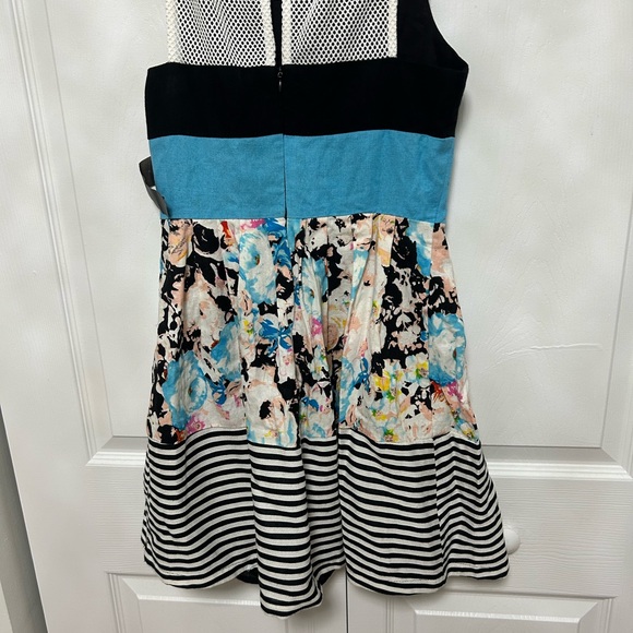 Dress - Picture 3 of 11